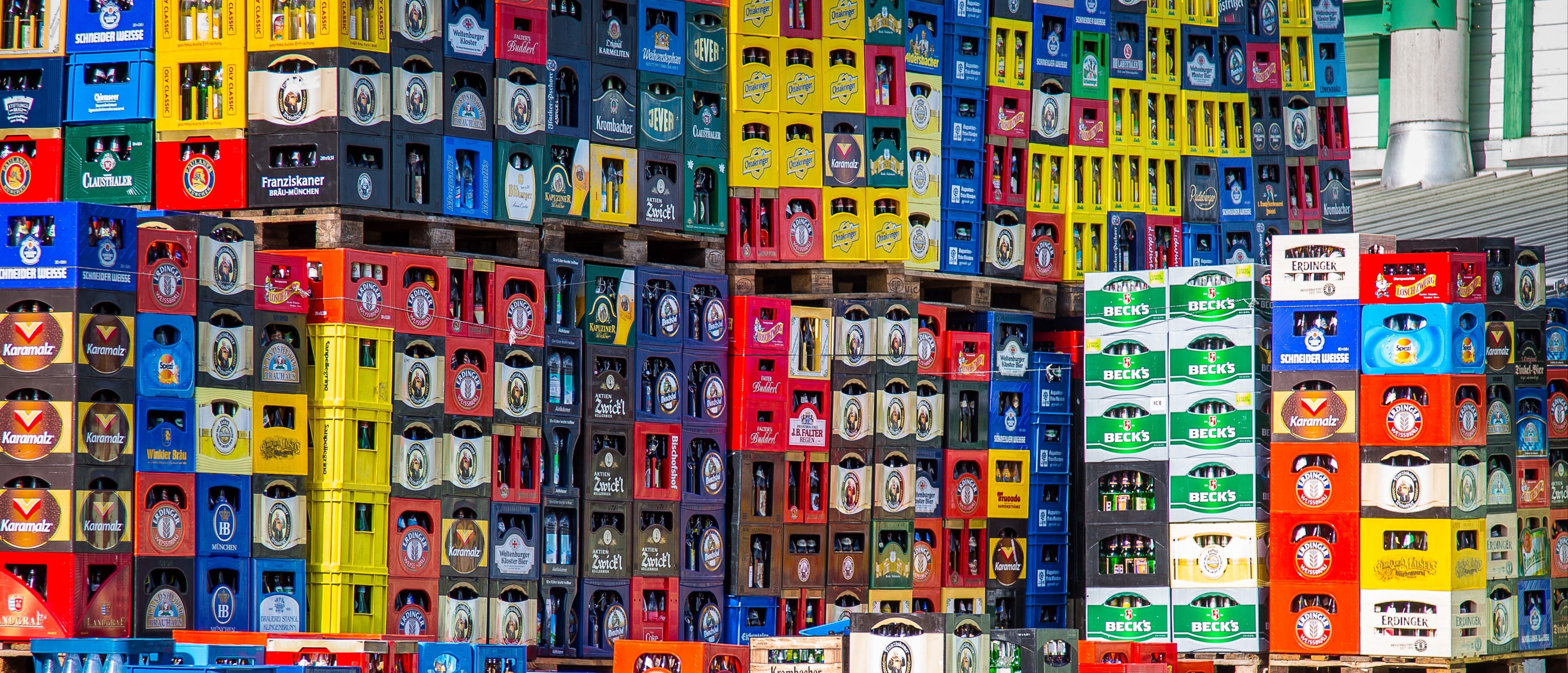 A Strong, Biodegradable, and Recyclable Lignocellulosic Bioplastic card